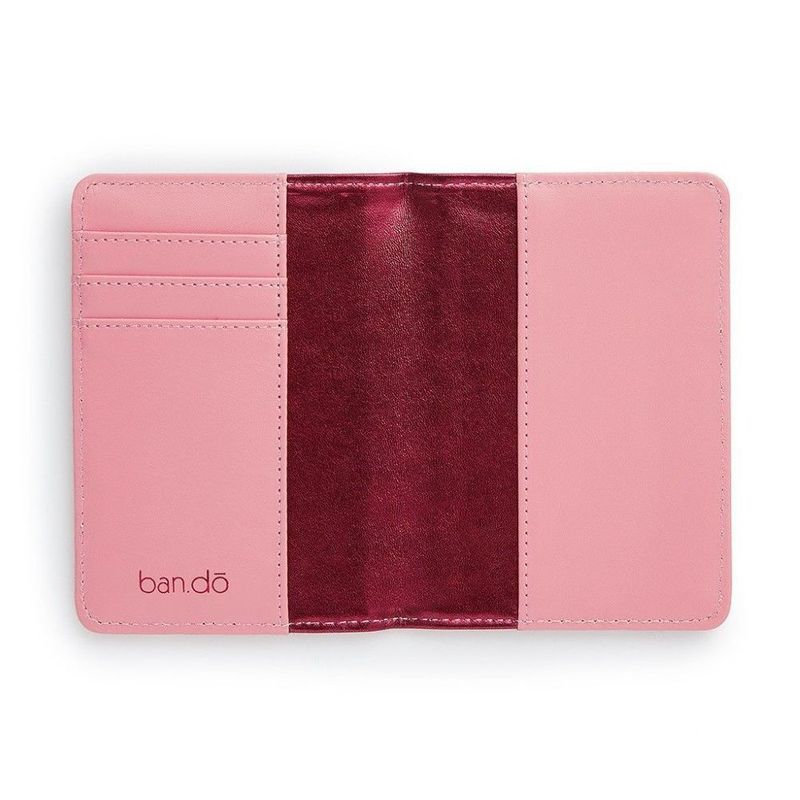 محفظة جواز السفر بتصميم available for weekends من جيتأواي