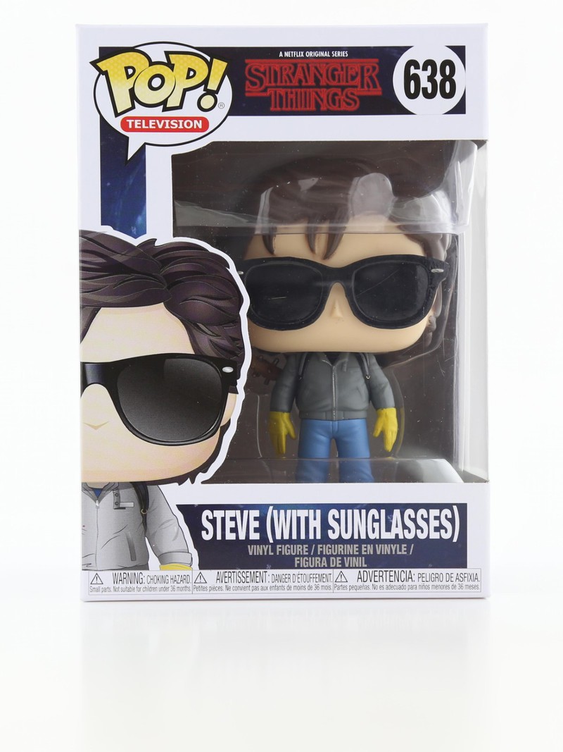 شخصية ستيف بالنظارة الشمسية في الموسم الثاني من المسلسل التلفزيوني أشياء غريبة (Stranger Things) مصنوعة من الفينيل من فانكو بوب