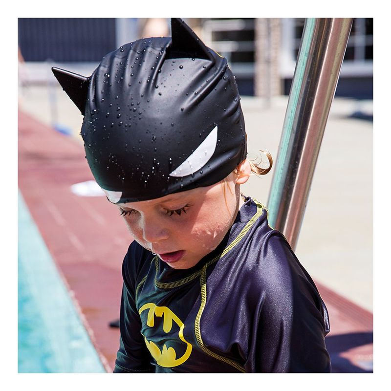 قبعة سباحة للأطفال من السيليكون 3 دي باتمان من زوغس