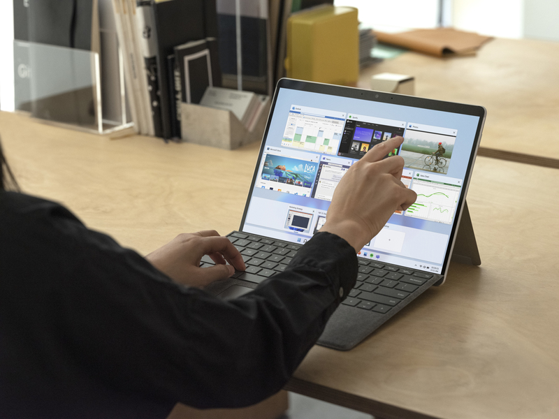 Microsoft Surface Pro X Wifi SQ2/16GB/256GB SSD/Integraed Graphics/13-inch Pixelsense/Windows 11/Platinum