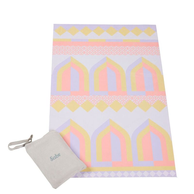 Sabr Amman Compact Prayer Mat - New Al Hambra (68 x 107 x 0.1cm) Sabr Amman Compact Prayer Mat - New Al Hambra (68 x 107 x 0.1cm)