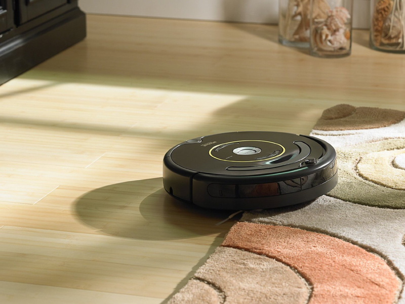 iRobot Roomba 651 Vacuuming Robot